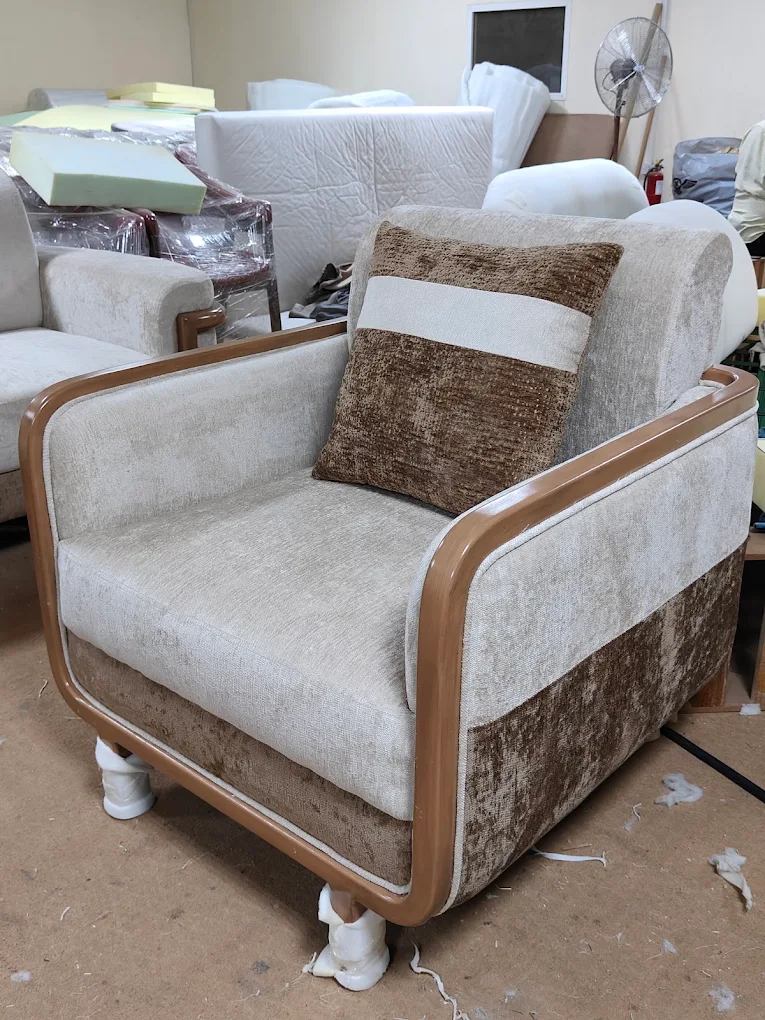 Two-tone armchair with walnut wood trim